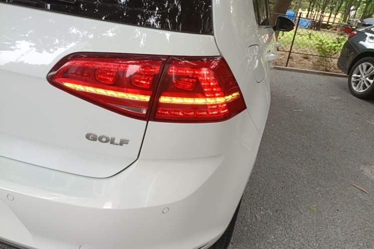 Used Volkswagen Golf 2016 1.6L Automatic Comfort Model Right Rear Taillight