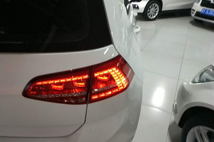 Used Volkswagen Golf 2016 1.6L Automatic Comfort Model Right Rear Taillight