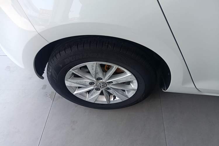 Used Volkswagen Golf 2016 1.6L Automatic Fashion Model Right Rear Wheel Hub