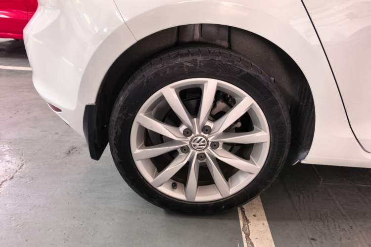 Used Volkswagen Golf 2016 280TSI Automatic Flagship Model Right Rear Wheel Hub
