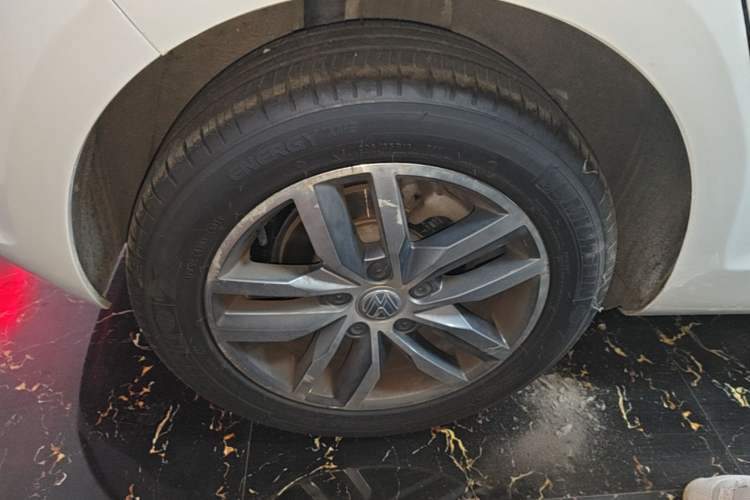 Used Volkswagen Golf 2016 230TSI Automatic Luxury Version Right Rear Wheel Hub