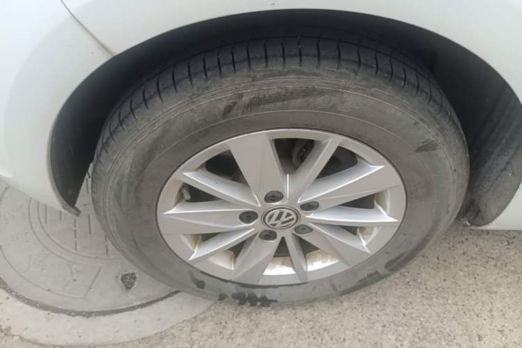 Used Volkswagen Golf 2016 1.6L Automatic Fashion Model Right Rear Wheel Hub
