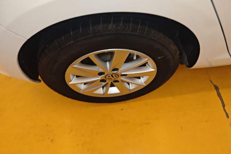 Used Volkswagen Golf 2016 1.6L Manual Fashion Edition Right Rear Wheel Hub