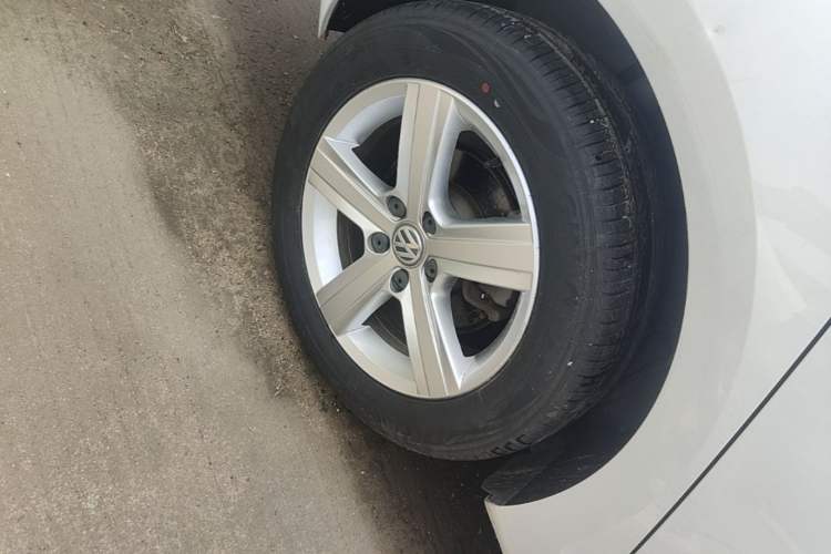 Used Volkswagen Golf 2016 230TSI Automatic Comfort Version Right Rear Wheel Hub