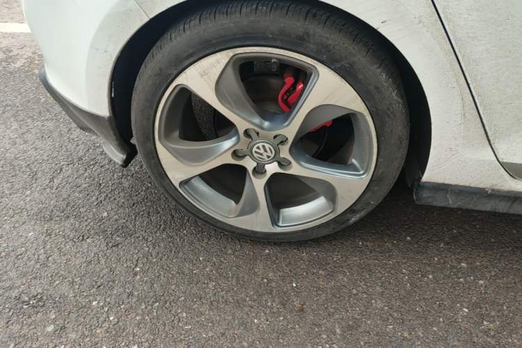 Used Volkswagen Golf 2016 1.4 TSI 25th Anniversary Edition Right Rear Wheel Hub
