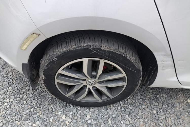Used Volkswagen Golf 2016 230TSI Automatic Luxury Version Right Rear Wheel Hub
