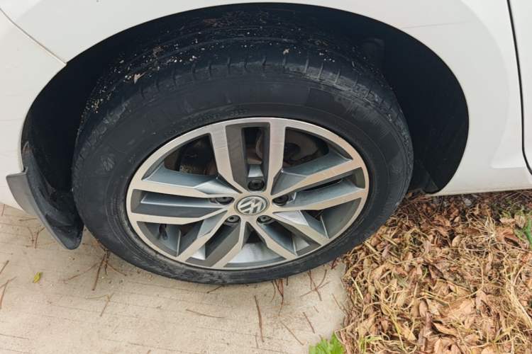 Used Volkswagen Golf 2016 230TSI Automatic Luxury Version Right Rear Wheel Hub