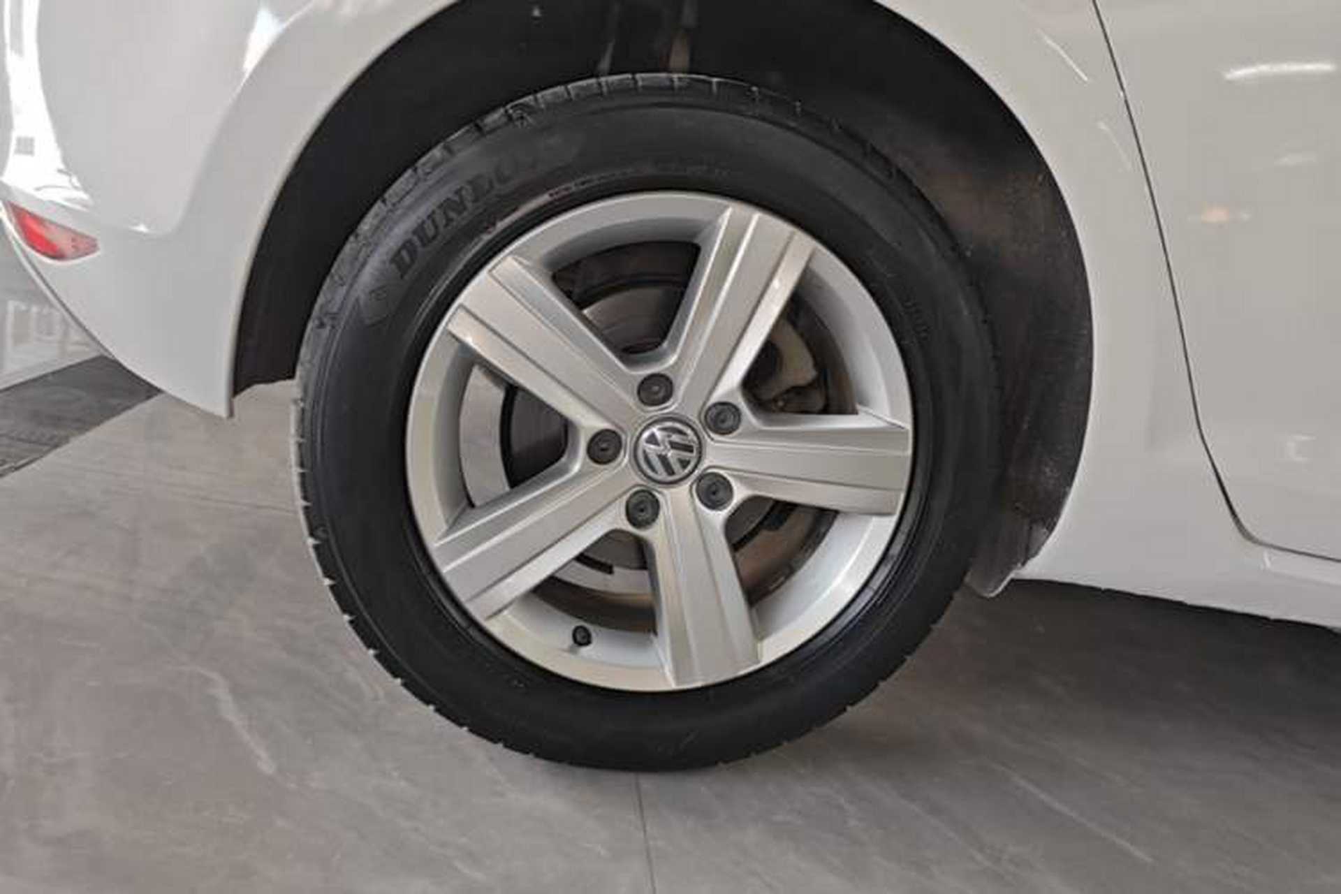 Used Volkswagen Golf 2016 1.6L Automatic Comfort Model Right Rear Wheel Hub