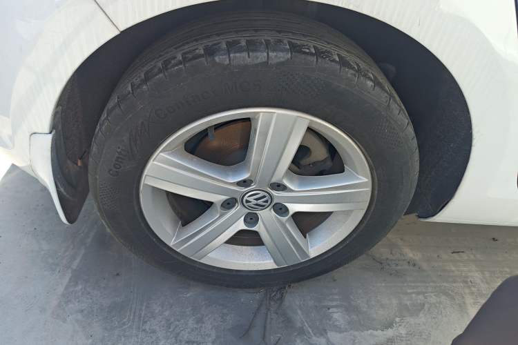 Used Volkswagen Golf 2016 230TSI Manual Comfort Version Right Rear Wheel Hub