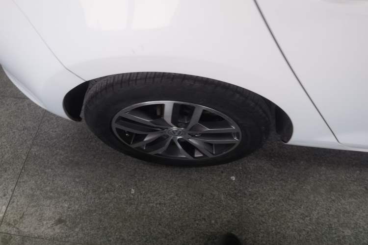 Used Volkswagen Golf 2016 230TSI Automatic Luxury Version Right Rear Wheel Hub