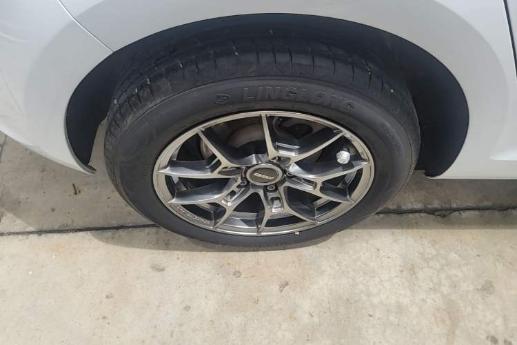 Used Volkswagen Golf 2016 230TSI Automatic Comfort Version Right Rear Wheel Hub