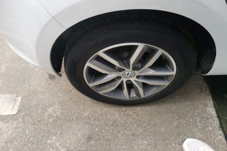 Used Volkswagen Golf 2016 230TSI Automatic Luxury Version Right Rear Wheel Hub