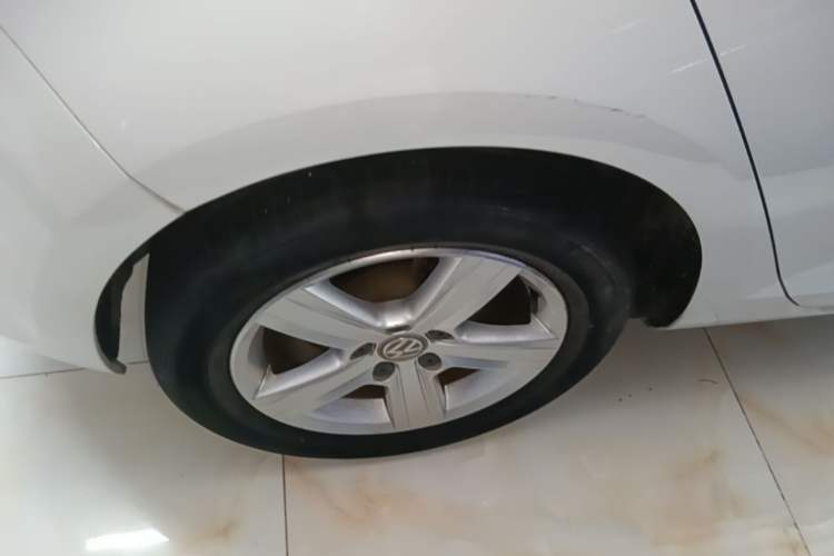 Used Volkswagen Golf 2016 1.6L Automatic Comfort Model Right Rear Wheel Hub