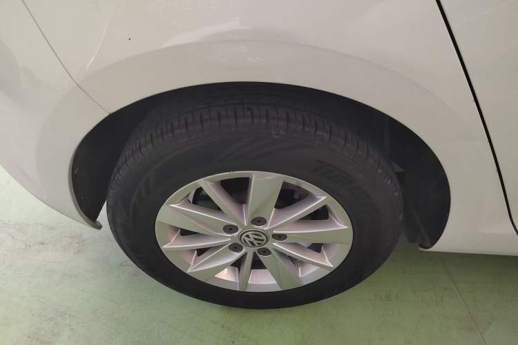 Used Volkswagen Golf 2016 1.6L Automatic Fashion Model Right Rear Wheel Hub
