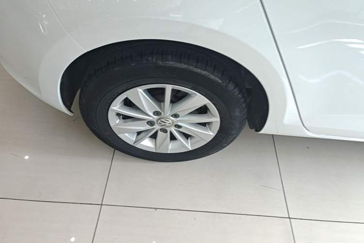 Used Volkswagen Golf 2016 1.6L Automatic Fashion Model Right Rear Wheel Hub