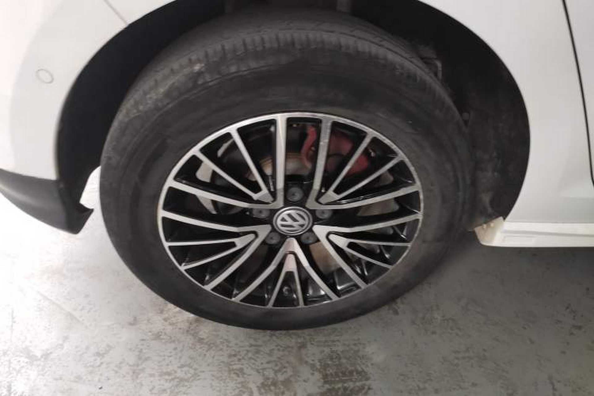 Used Volkswagen Golf 2016 230TSI Automatic Luxury Version Right Rear Wheel Hub