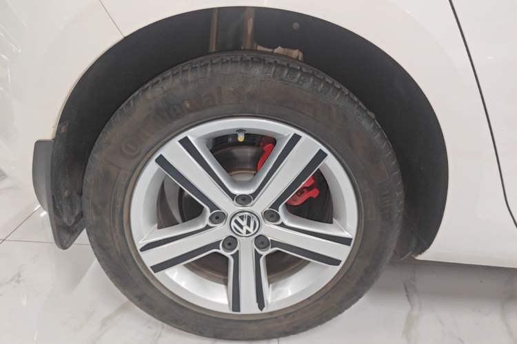 Used Volkswagen Golf 2016 230TSI Automatic Comfort Version Right Rear Wheel Hub