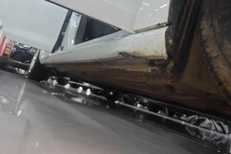 Used Volkswagen Golf 2016 1.6L Automatic Comfort Model Right Side Sill