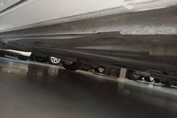 Used Volkswagen Golf 2016 1.6L Automatic Fashion Model Right Side Sill