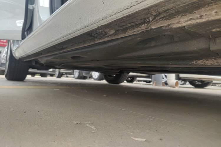 Used Volkswagen Golf 2016 1.6L Manual Fashion Edition Right Side Sill