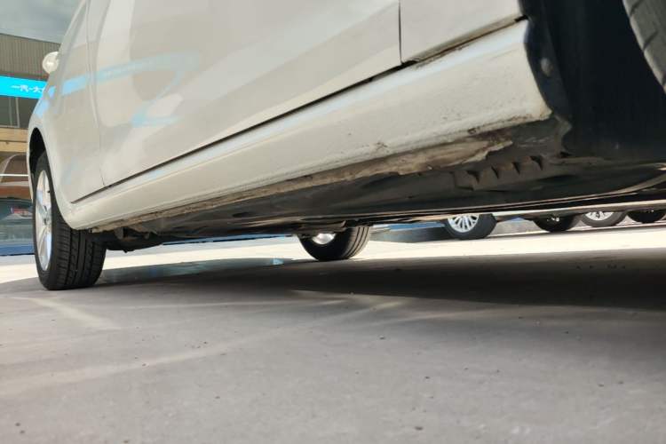 Used Volkswagen Golf 2016 230TSI Automatic Comfort Version Right Side Sill