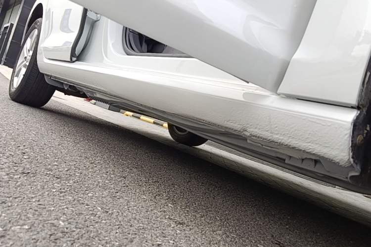Used Volkswagen Golf 2016 1.6L Automatic Comfort Model Right Side Sill