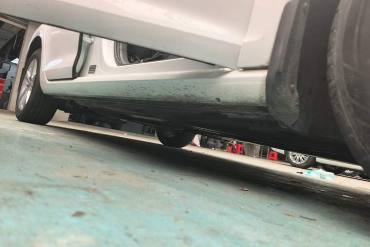 Used Volkswagen Golf 2016 230TSI Automatic Comfort Version Right Side Sill