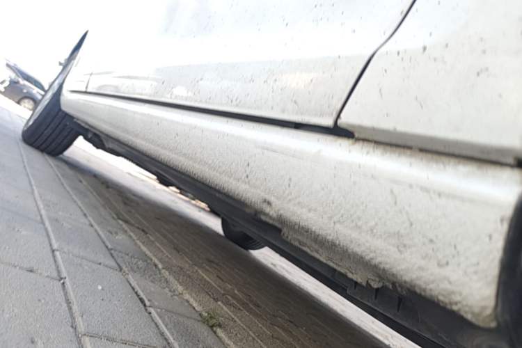 Used Volkswagen Golf 2016 1.6L Automatic Comfort Model Right Side Sill