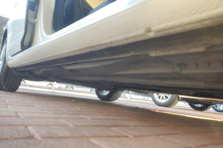 Used Volkswagen Golf 2016 230TSI Automatic Comfort Version Right Side Sill