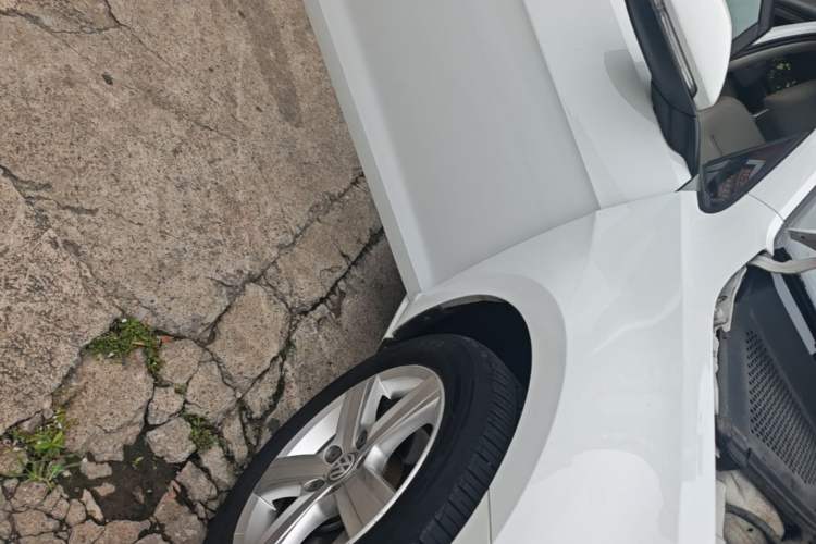 Used Volkswagen Golf 2016 230TSI Automatic Comfort Version Right Side Sill