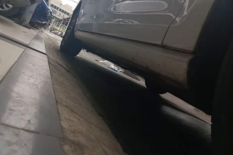 Used Volkswagen Golf 2016 230TSI Automatic Luxury Version Right Side Sill