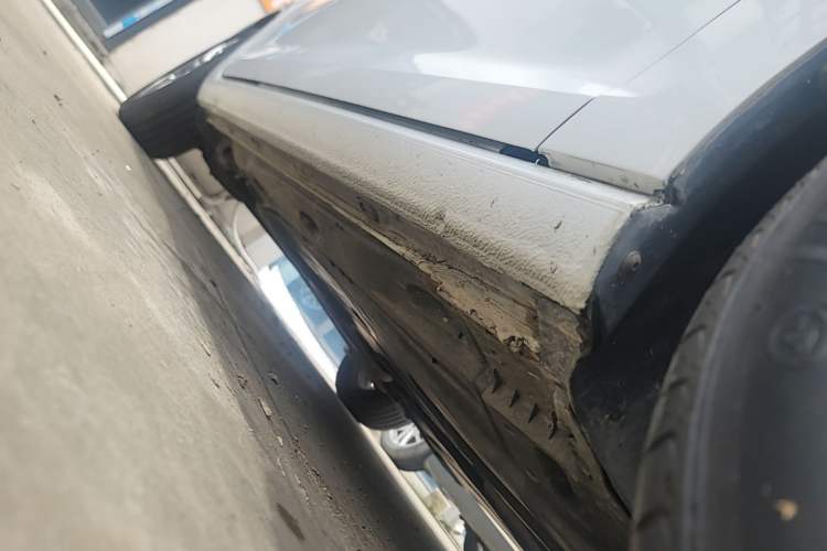 Used Volkswagen Golf 2016 230TSI Automatic Comfort Version Right Side Sill
