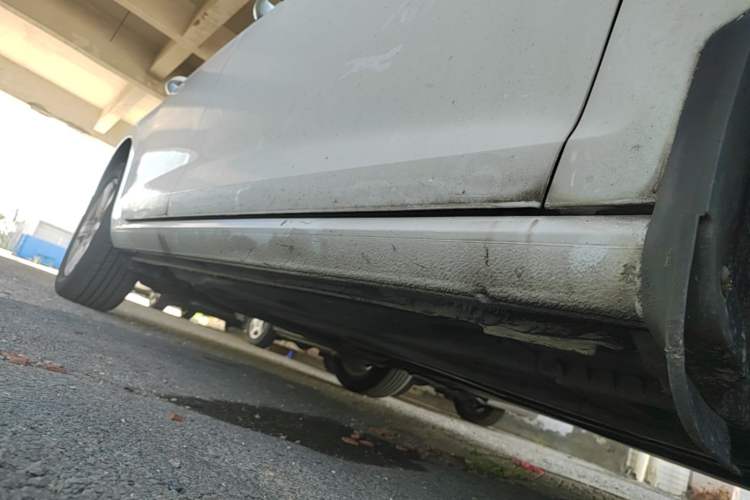 Used Volkswagen Golf 2016 230TSI Automatic Comfort Version Right Side Sill