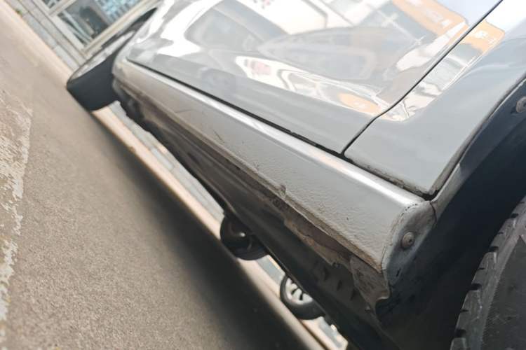 Used Volkswagen Golf 2016 1.6L Automatic Fashion Model Right Side Sill