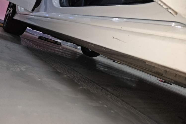Used Volkswagen Golf 2016 1.4TSI Automatic R-Line Right Side Sill