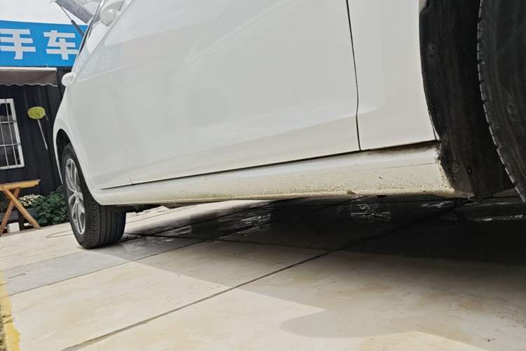 Used Volkswagen Golf 2016 230TSI Automatic Luxury Version Right Side Sill