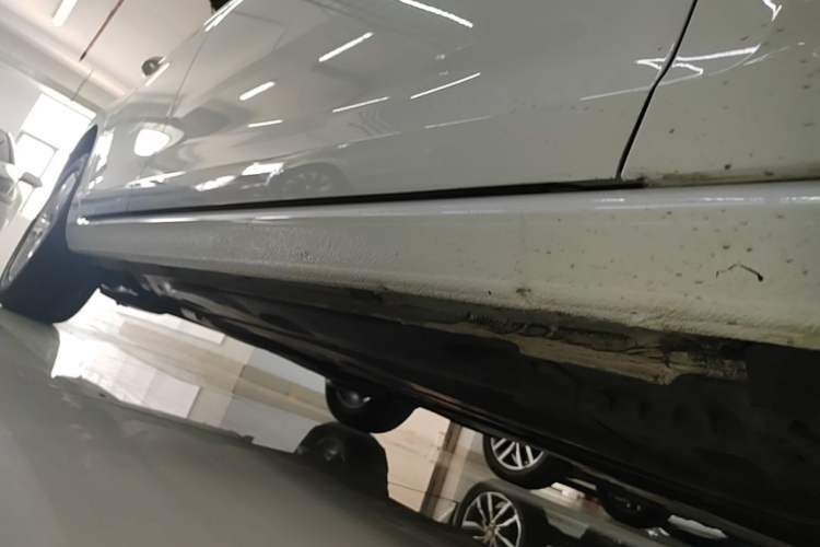 Used Volkswagen Golf 2016 1.6L Automatic Comfort Model Right Side Sill