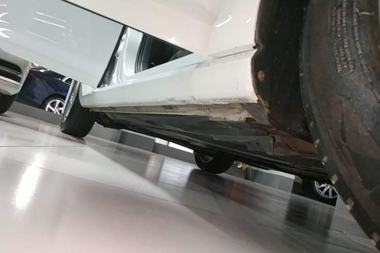 Used Volkswagen Golf 2016 1.6L Automatic Comfort Model Right Side Sill
