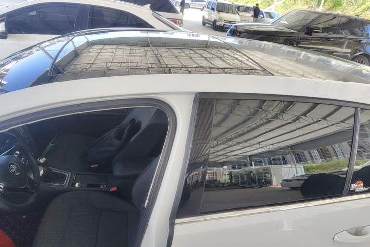 Used Volkswagen Golf 2016 230TSI Automatic Comfort Version Roof