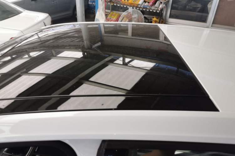 Used Volkswagen Golf 2016 1.6L Automatic Comfort Model Roof