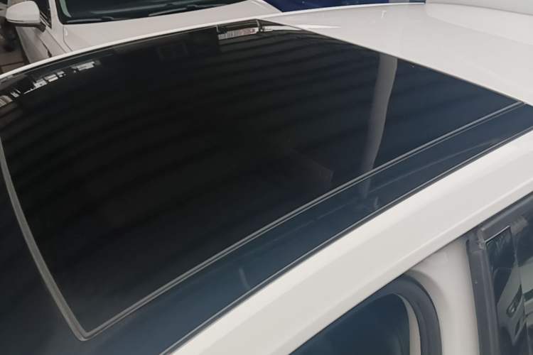 Used Volkswagen Golf 2016 230TSI Automatic Luxury Version Roof
