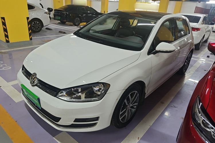 Used Volkswagen Golf 2016 230TSI Automatic Luxury Version Guazi used car, China used car export, Used car for sale, Used Volkswagen cars, Cheapest cars for sale