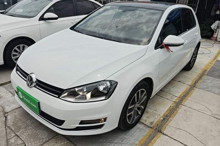 Used Volkswagen Golf 2016 230TSI Automatic Luxury Version Guazi used car, China used car export, Used car for sale, Used  cars, Cheapest cars for sale