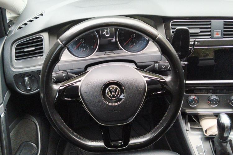Used Volkswagen Golf 2016 230TSI Automatic Comfort Version Steering Wheel