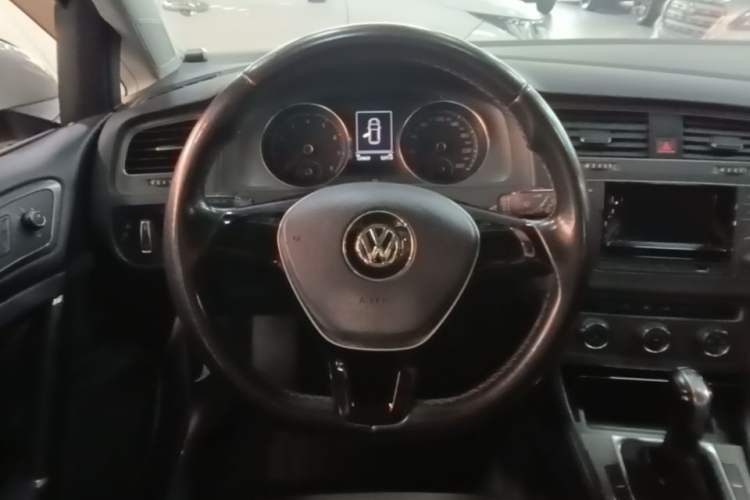 Used Volkswagen Golf 2016 230TSI Automatic Comfort Version Steering Wheel