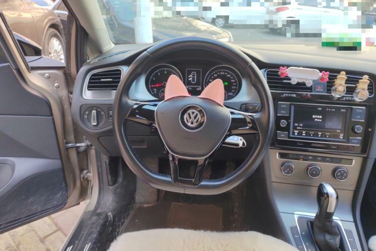 Used Volkswagen Golf 2016 1.6L Automatic Comfort Model Steering Wheel