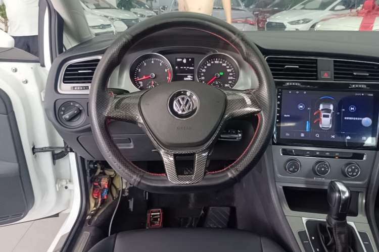 Used Volkswagen Golf 2016 1.6L Automatic Fashion Model Steering Wheel