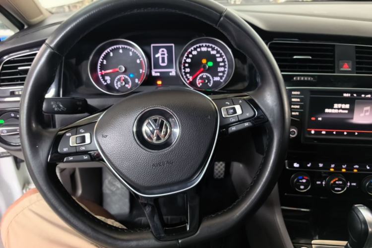 Used Volkswagen Golf 2016 280TSI Automatic Flagship Model Steering Wheel