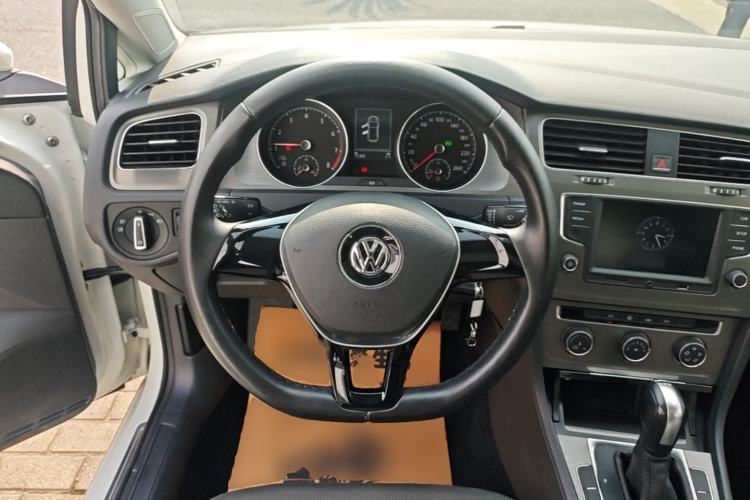 Used Volkswagen Golf 2016 230TSI Automatic Comfort Version Steering Wheel