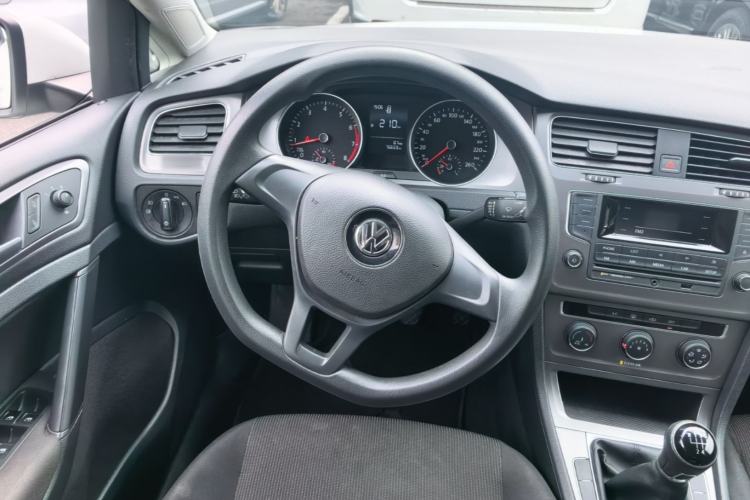 Used Volkswagen Golf 2016 1.6L Manual Fashion Edition Steering Wheel